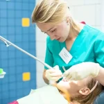 Лечение зубов детям: наркоз